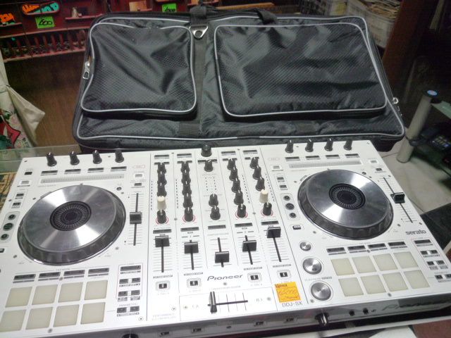 DJ CONTROLLER PIONEER DDJ-SX-W Чехол. Цена 65 000 руб.