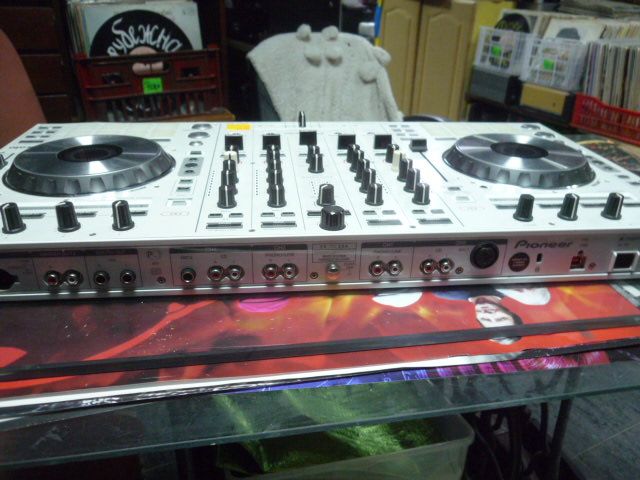 DJ CONTROLLER PIONEER DDJ-SX-W Чехол. Цена 65 000 руб.