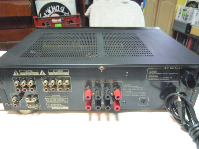 Усилитель PIONEER A-402R Япония. Цена 18 000 руб.