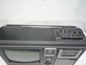 магнитола SHARP 10P-18H Япония. Цена 35.000.руб.