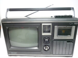 магнитола SHARP 10P-18H Япония. Цена 35.000.руб.
