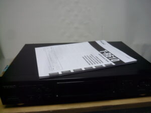 Тюнер TEAC T-R610 Япония. Цена 12 000 руб.